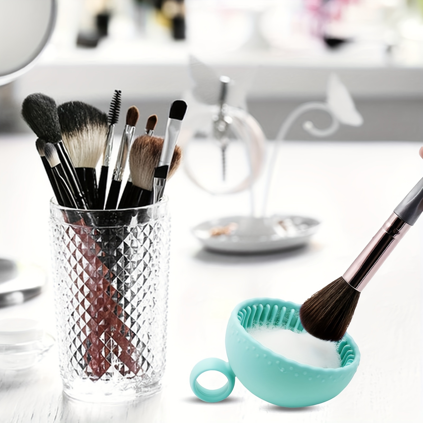 silicone makeup brush cleaner bowl   unscented brush   with scrubber pad for eyebrow blush facial eye brushes Product details 4