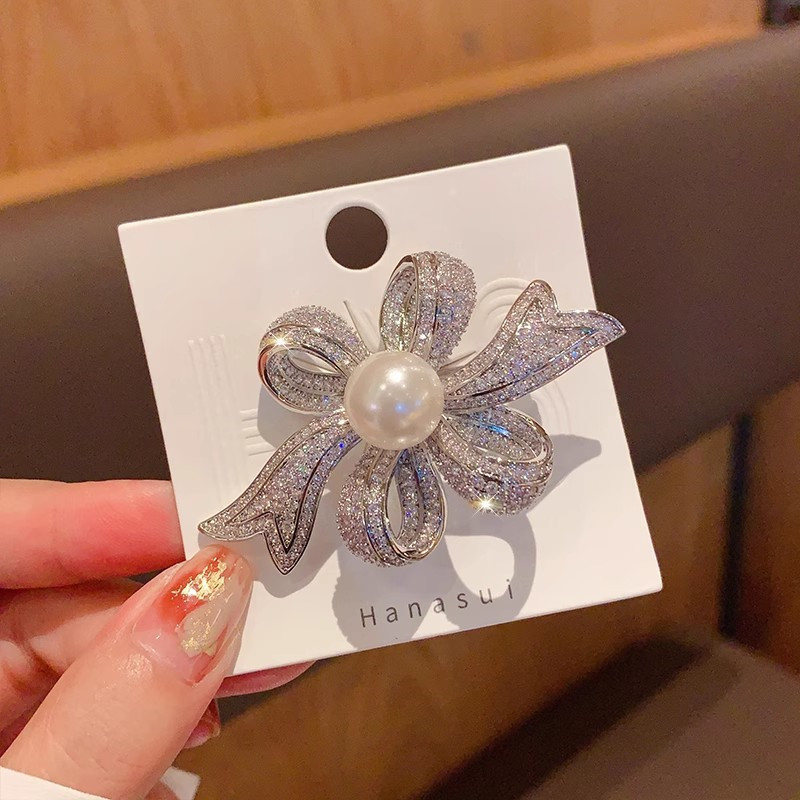 light luxury   pearl brooch non specification flower accessories corsage silky scarf       elegant brooch pins suitable for women and men to wear holiday gifts details 1