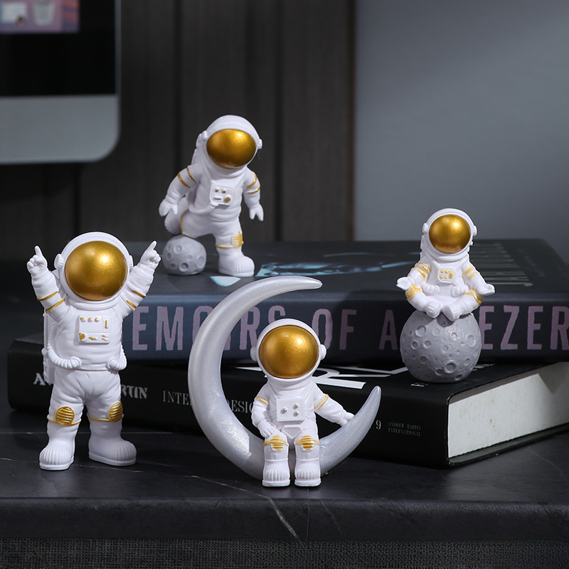 

4pcs/set, Astronaut Cake Decorations, Suitable For Party Scene Decoration, Room Tv Cabinet Decoration, Office Decoration