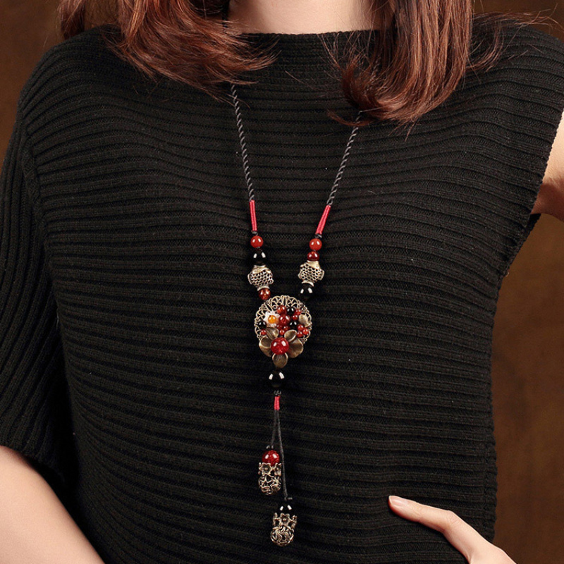 

1pc Long Women's Pendant Hanging Decoration Women's Necklace Pendant Stylish Sweater Chain Ornament