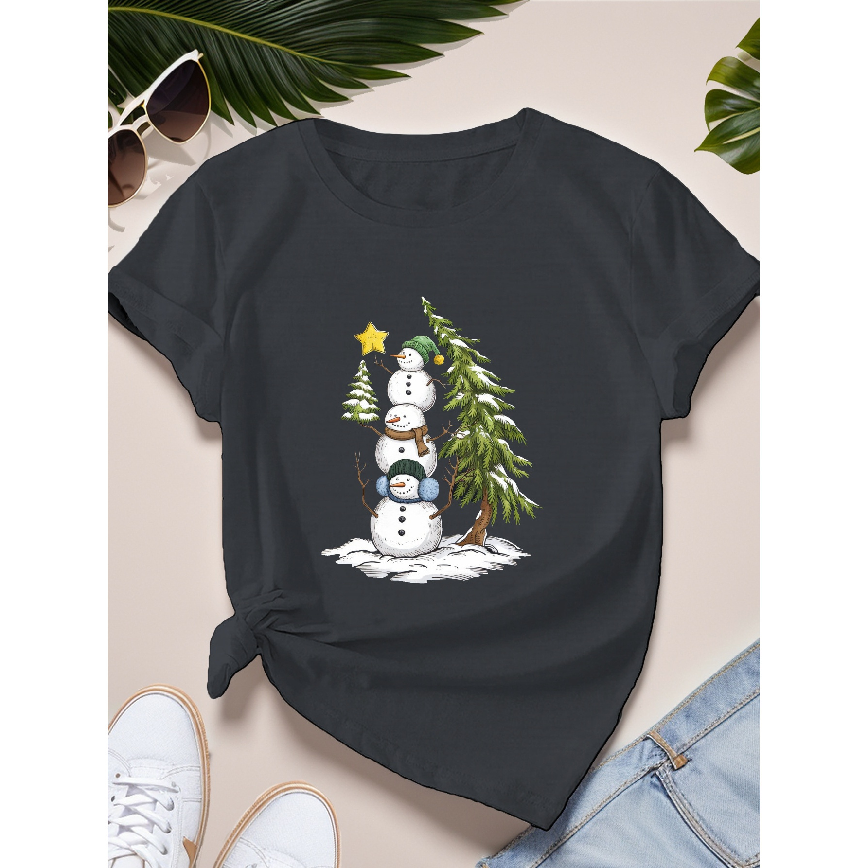 

Evergreen Snowman Family Women's Plus Size Sports Short-sleeved T-shirt