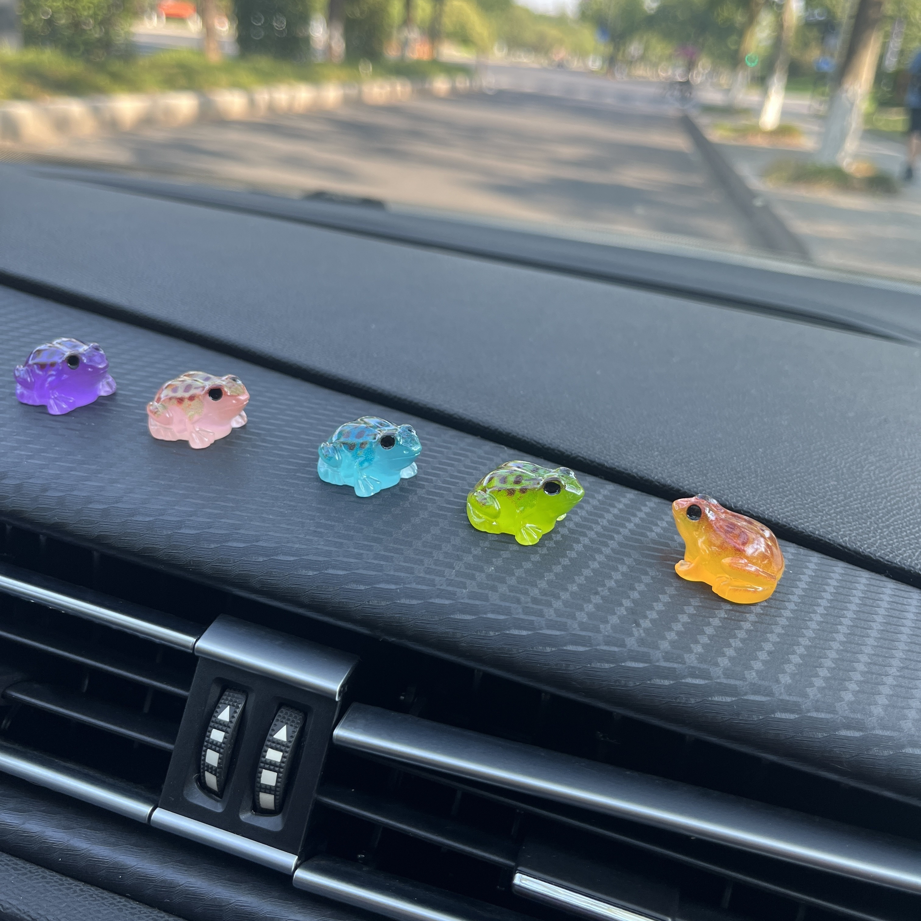 TEMU 5pcs Glow-in-the-dark Frog Figurines - Vibrant Resin Decor For Cars, Gardens & Terrariums
