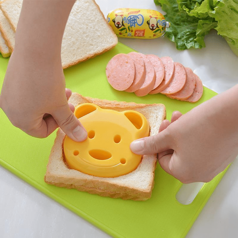 

Bear-shaped Sandwich Cutter, Plastic Diy Sandwich Mold, Food Contact Safe, For Creative Snack & Breakfast Making, With Ideal For Easter, Halloween, Christmas Gifts