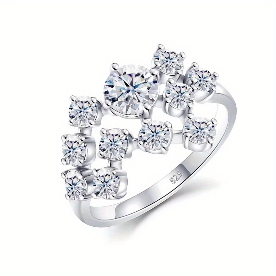 Image of A 1.5 Carat Moissanite Ring Made Of 925 Sterling Silver, Designed For Men And Women. It Features A Retro, Elegant, And , Wear Or As A Gift For Valentine's Day Or Anniversaries, In A Gift Box