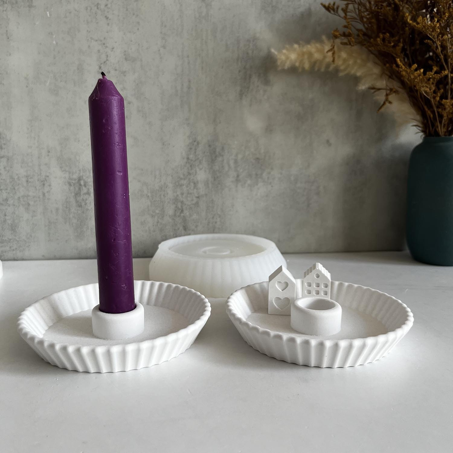 

[ ] Striped Candlestick For Aromatherapy - Long Plaster & Tool