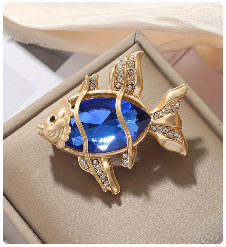 elegant goldfish crystal brooch pin womens mens   animal badge creative accessory gift novelty clothing jewelry elegant   drill material animal shape novelty buttons brooches for ladies details 1