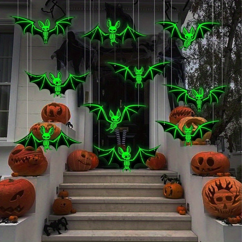 

10pcs Halloween Hanging Bats Decorations, 2024 Upgraded 5 Sizes Realistic Scary Large Plastic Flying Bats With Glowing Skeleton Bats For Halloween Outdoor Tree Porch Yard Lawn Indoor Decor