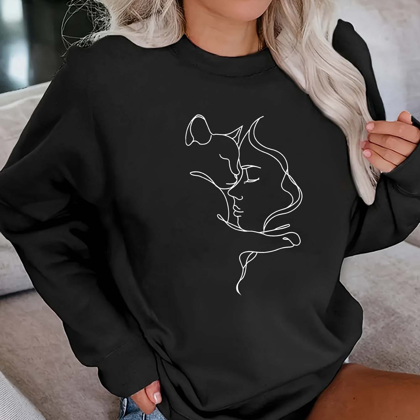 

Cuddle Cat Graphic Ladies Casual Sports Long Sleeve Plush Lined Sweatshirt For Fall And Winter