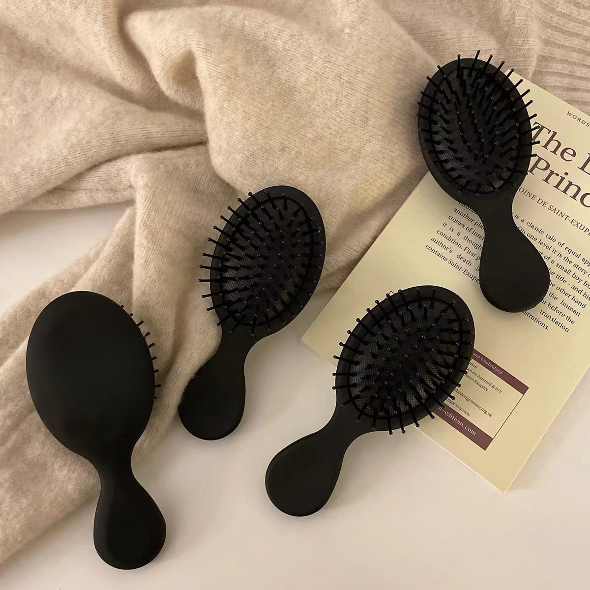 

Portable Japanese-style Black Comb With Scalp Massage - Ideal For Long & Straight Hair, Matte Texture Handle, Plastic, Mini Comb