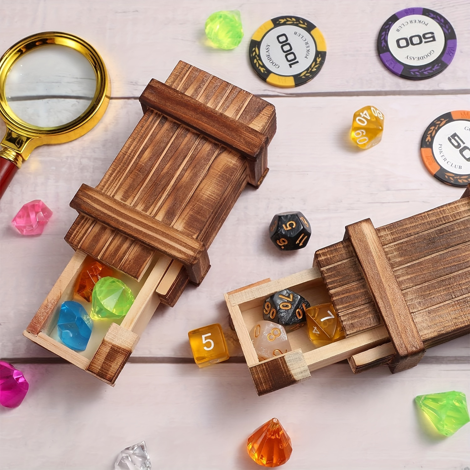 Boîte à bijoux en bois avec couvercle à charnière en forme de