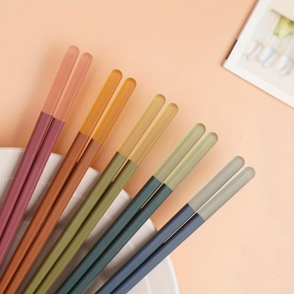 

5 Pairs Of And Reusable Cooking Chopsticks, Non-slip Mist , Dishwasher Safe, Suitable For Daily Use By Different Family