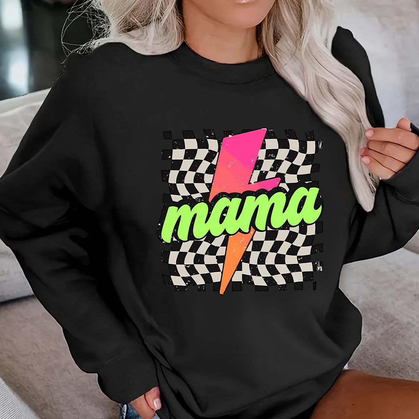 

Cozy Fleece-lined Women's Sweatshirt With Checkerboard & Mama Print - Casual Long Sleeve Crew Neck Pullover, Elegant Style, Machine Washable, Round Neck, Sports