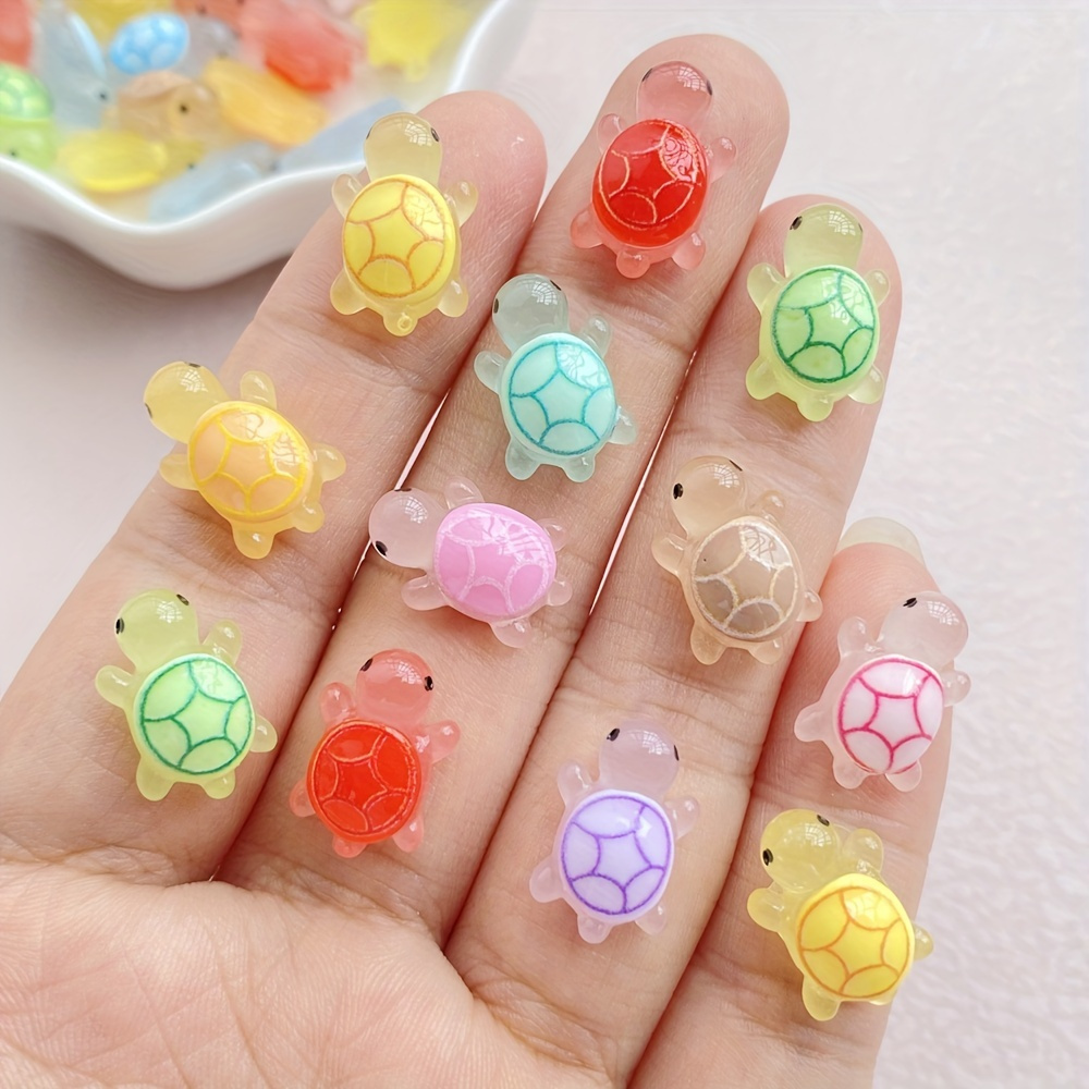 

18 pièces de perles de tortue miniatures lumineuses colorées, fournitures de bijouterie en résine peintes à , DIY manucure et accessoires artisanaux, crafts de perles à thème de fête