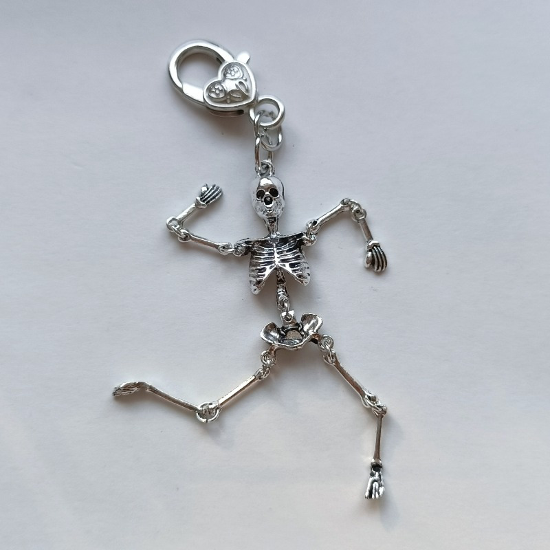 

Punk Style Gothic Alloy Skeleton Keychain, Vintage Dark Theme Twist Skull Keyring, Lobster Clasp, Decorative Single Piece, Themed, Ladies Key Ring