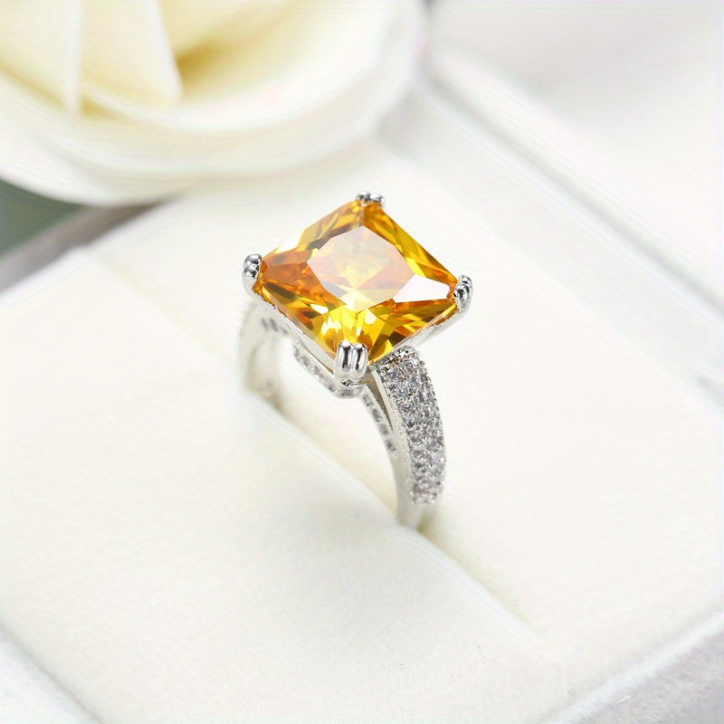 

1 Pcs Inlaid Citrine Square Ring Female Light Luxury Ring