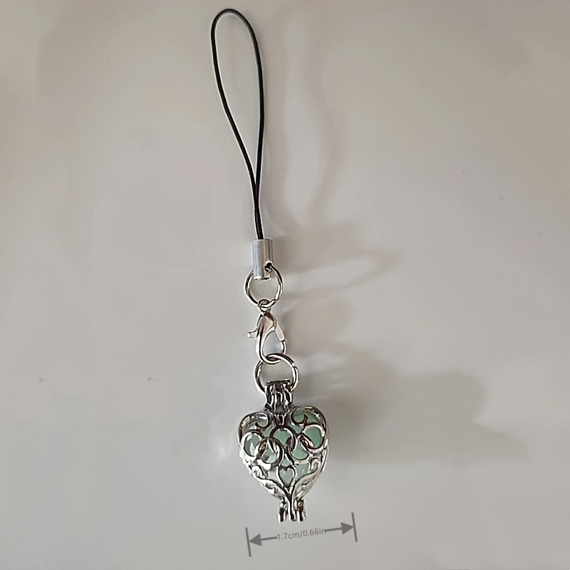1pc Green Hollow Out Heart Shaped Cell Phone Pendant, Creative Phone Hanging Chain