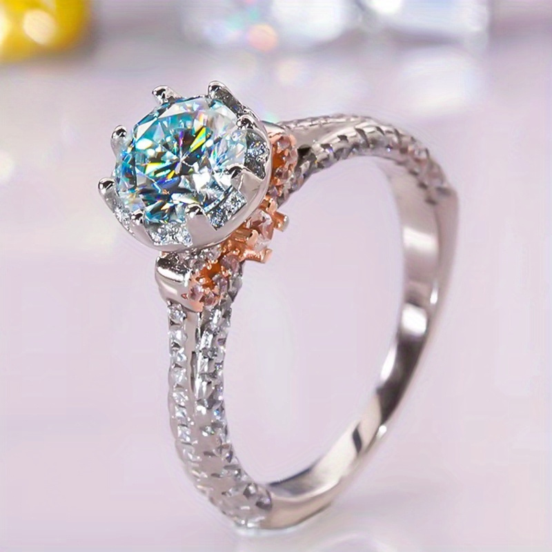 Women's 1 Carat Moissanite Halo Ring with 8 Claws