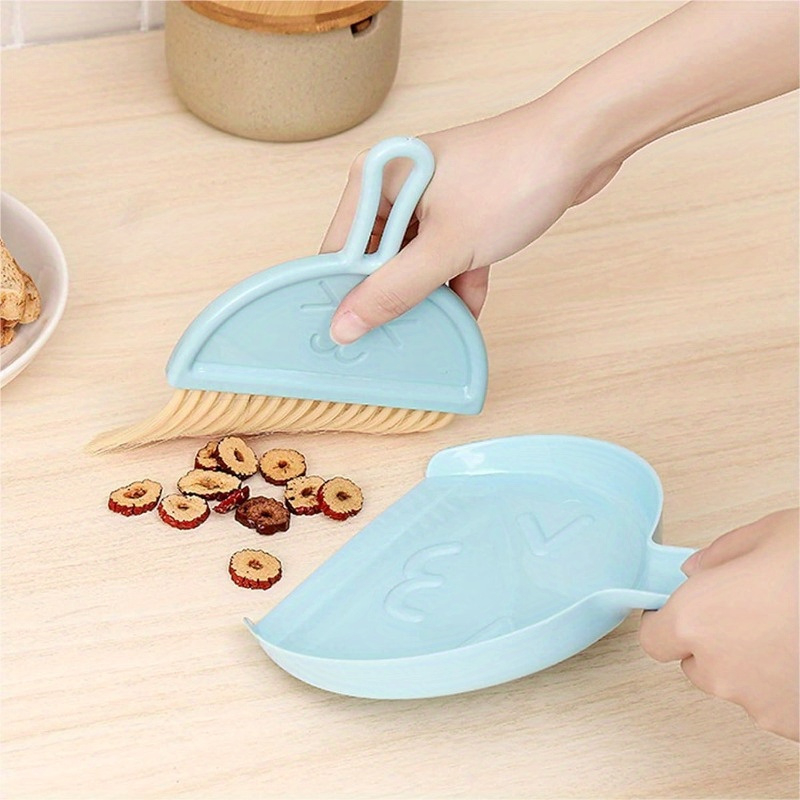 3 pcs mini broom 3 colors and dustpan set for cleaning   feces home car kitchen table durable plastic bristles handheld hangable Product details 8