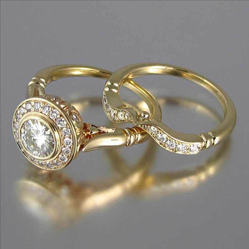 

Popular Gold Micro Inlaid Cz 2 Pieces Suit Ring Ring Set Combination Crystal Ring