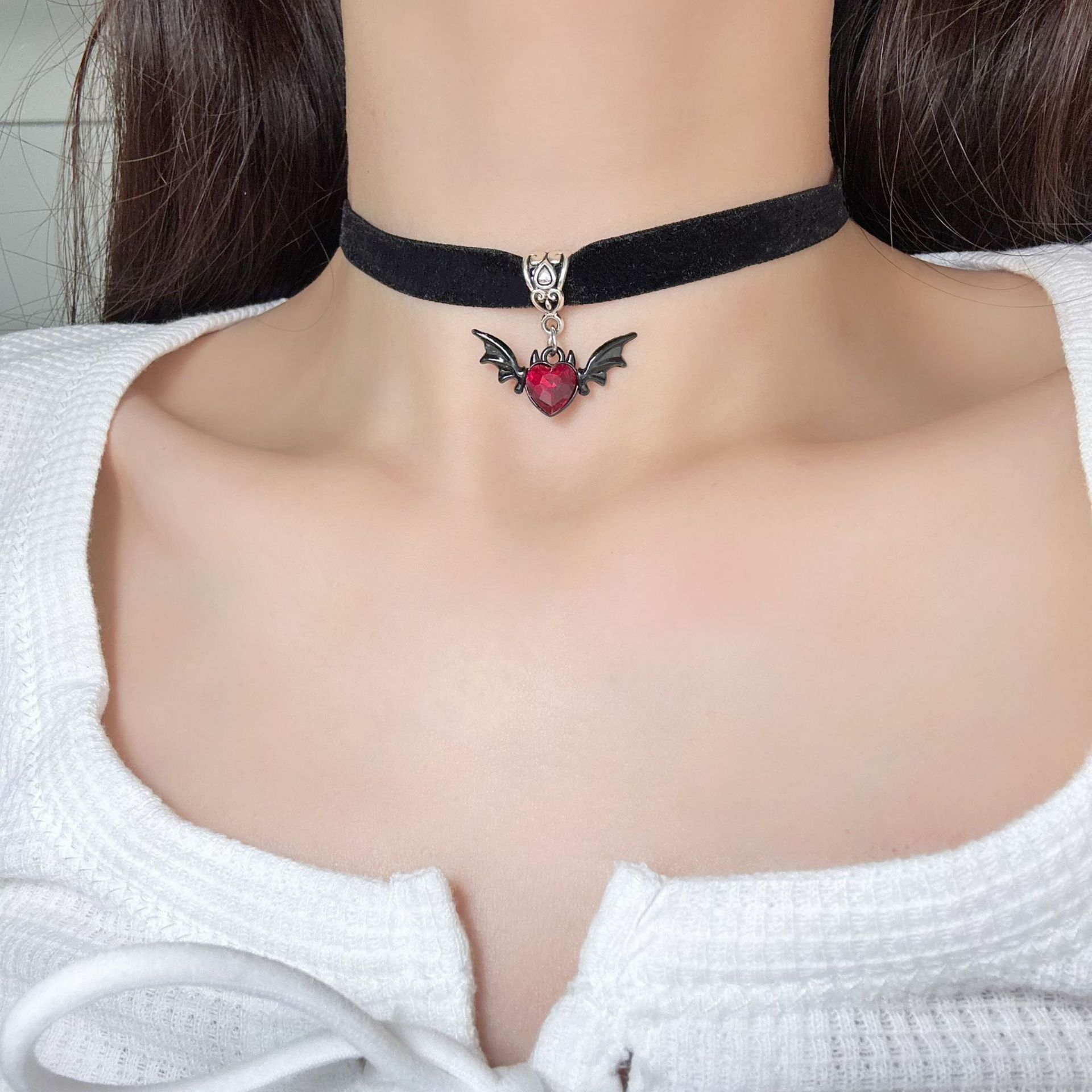 

Gothic Wings Pendant Necklace - Resin Choker For Women, Perfect & Unique Gift Idea