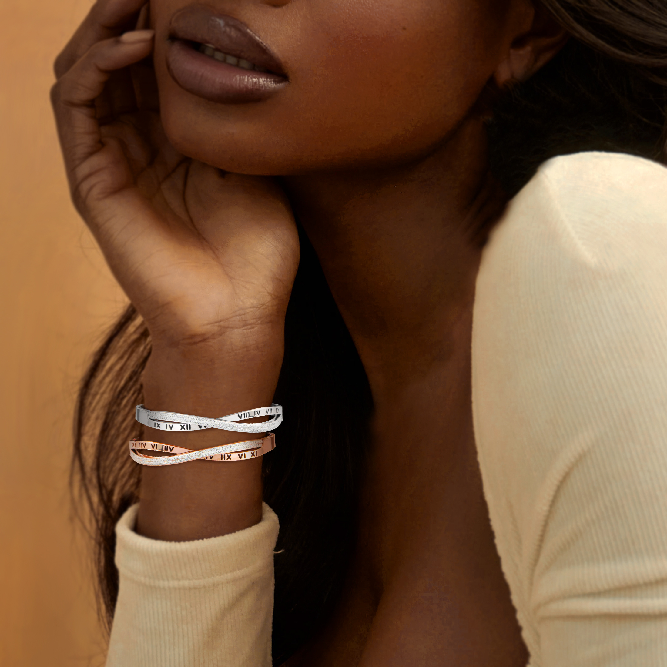 

Bracelet Élégant en Inoxydable Chiffres Romains & - Hypoallergénique, Décontractée