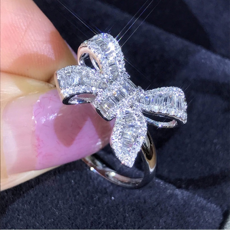 

A Stylish And Cubic Zirconia Butterfly Bow Ring, Perfect As A Gift For Birthdays Or Any Special