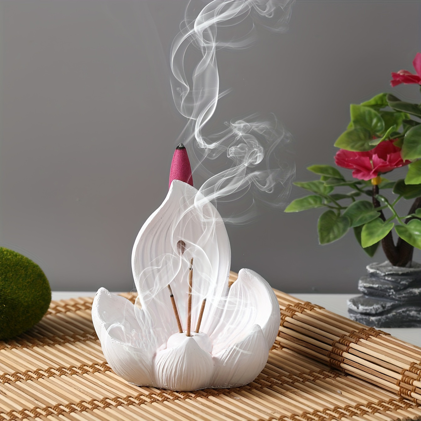 

1pc Elegant Resin Lotus Incense Holder - Multifunctional Reversible Stand For Spa, Yoga, Meditation, Decor - Ideal Gift - White