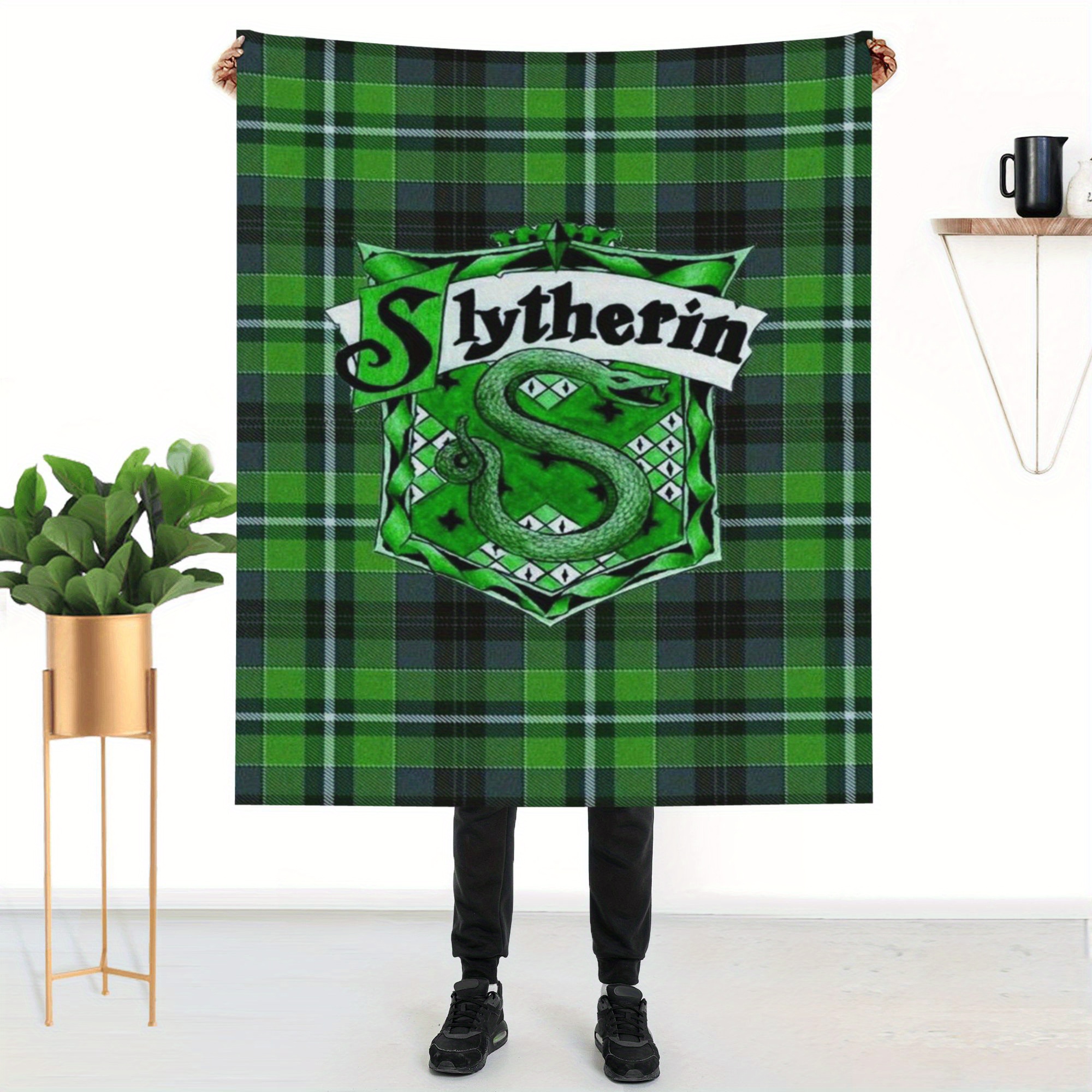 

Couverture en Flanelle à Rayures Slytherin Confortable - Douce, Chaude & Polyvalente pour Toutes les - Parfaite pour , , la Voiture et le Camping - Cadeau Idéal