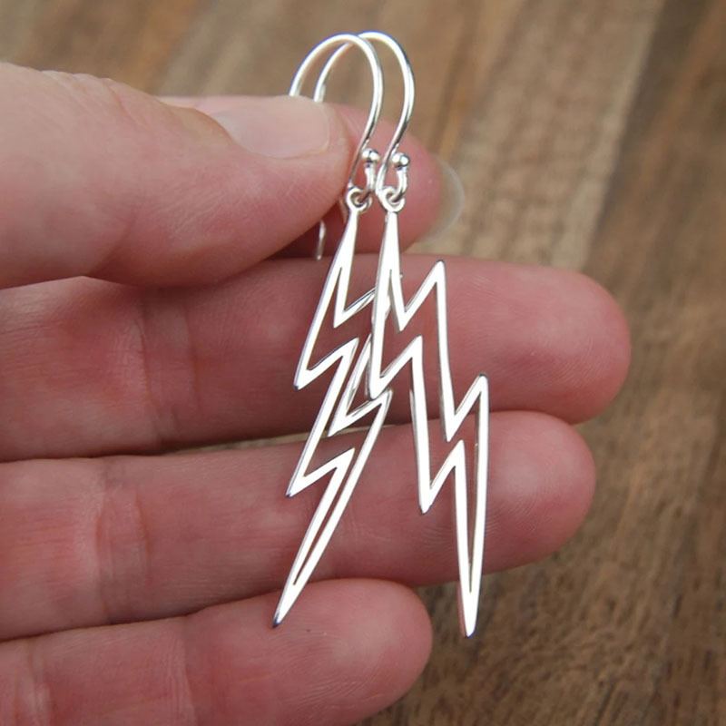 

1pc Vintage Style Lightning Bolt Earrings, Alloy With Iron Ear Needle, Nature-inspired Weather Theme Jewelry