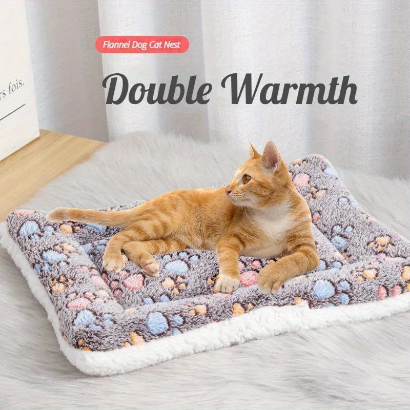 

Reversible Bed For Cats & Small To Medium Dogs - Cozy Cartoon-themed Flannel Mat, Machine Washable, Ideal For Winter , Plush Dog Bed