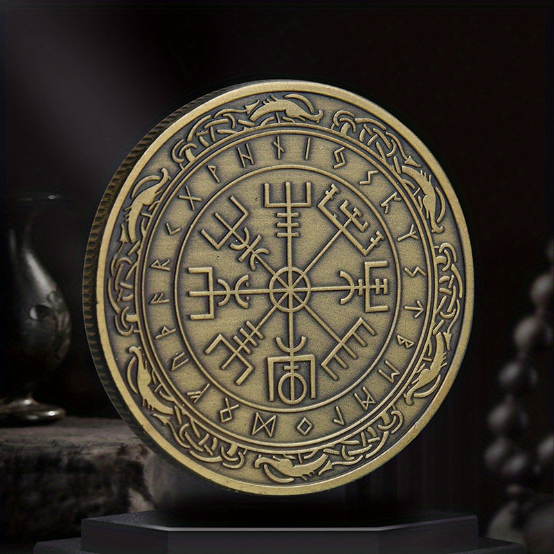 монета викингский шлем - монета с рунами аегишхьалмур,   нордической мифологии, сплав, многоцветная -   подарок для мужчин и женщин, викингские украшения подробные сведения 2