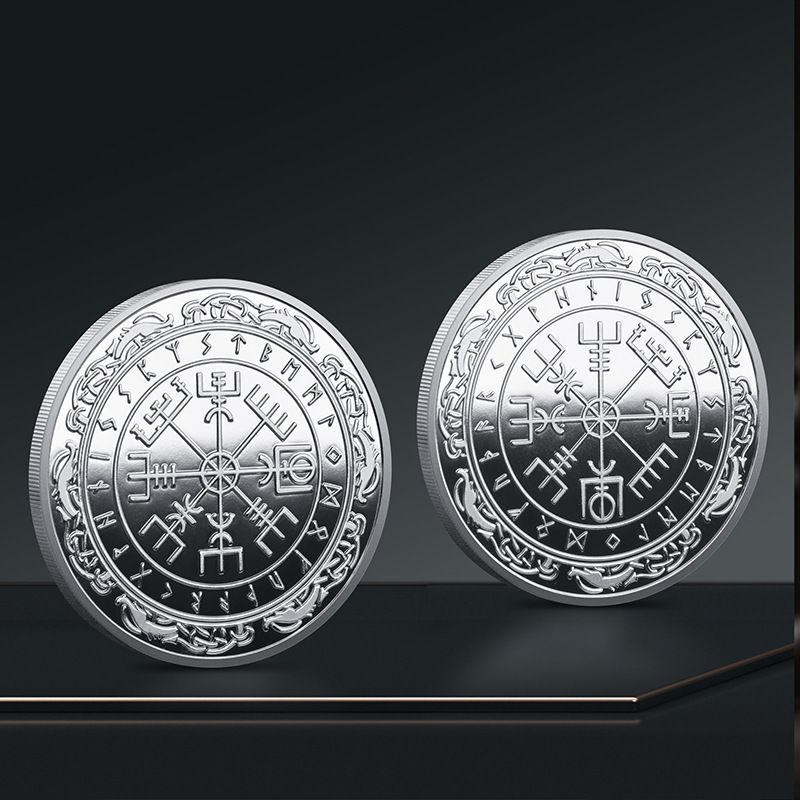 монета викингский шлем - монета с рунами аегишхьалмур,   нордической мифологии, сплав, многоцветная -   подарок для мужчин и женщин, викингские украшения подробные сведения 1