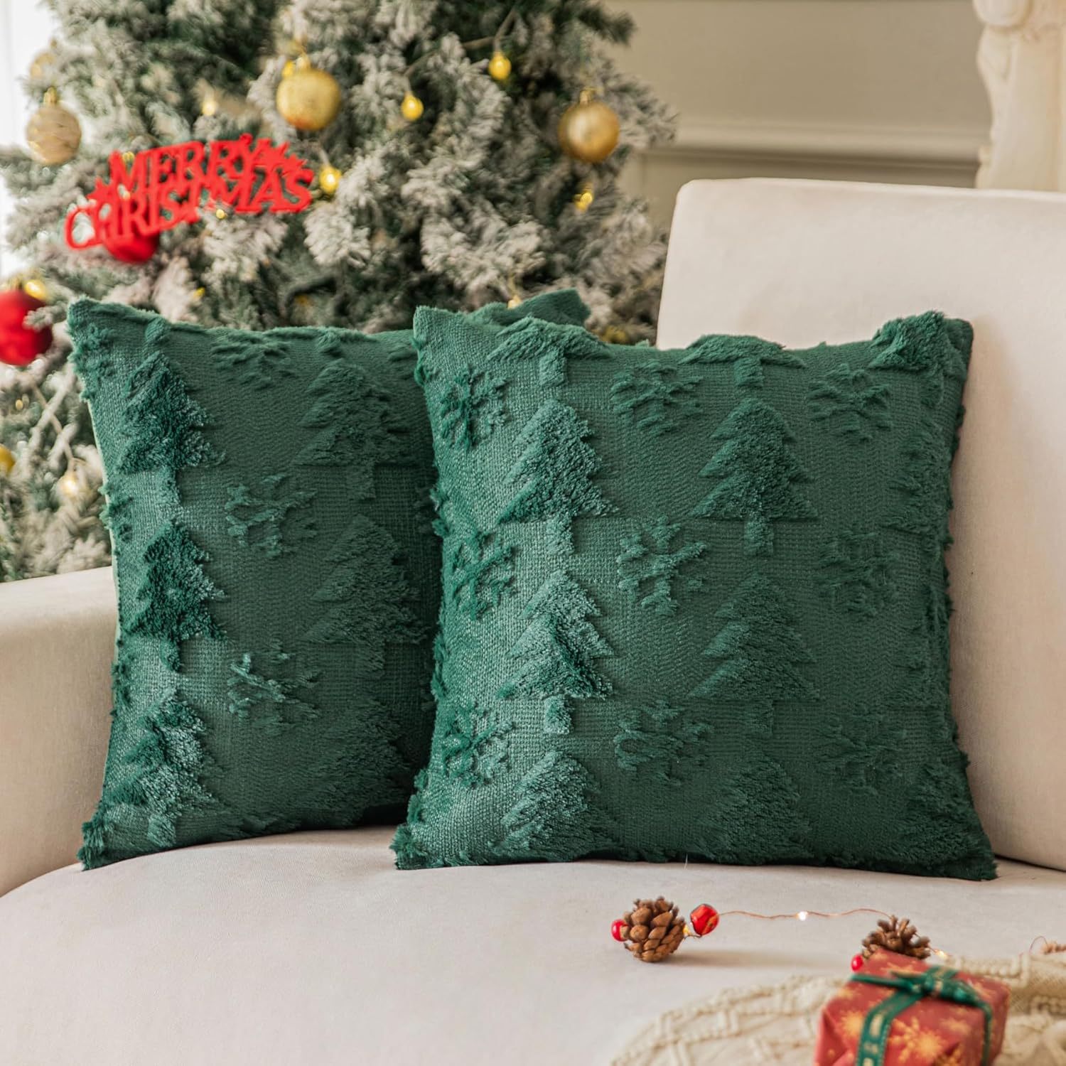 

2-piece Christmas Pillow Covers, Christmas Tree And Shaped Fur Pillow Covers, Suitable For Sofa, Decorations, Farmhouse Soft Plush Pillow Covers For Winter Decor, 18x18 Inches (pillow Not Included).