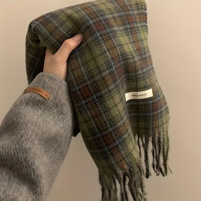 

- 100% Polyester - - - - - - Knitted - Non-stretch - / Sportswear