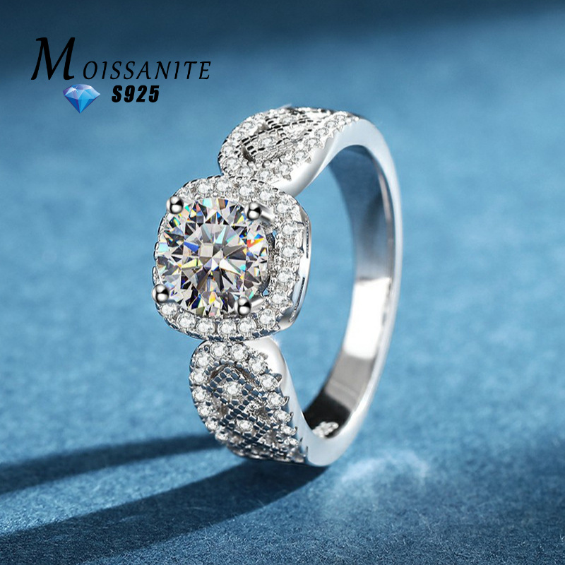 

925 Silvery 1ct Moissanite Square Lace Ring, European And Luxury Design, Men Give Women Proposal Engagement Wedding Gift, Suitable For Gifts, Christmas, Engagement Wedding Party With Gift Box About 3g