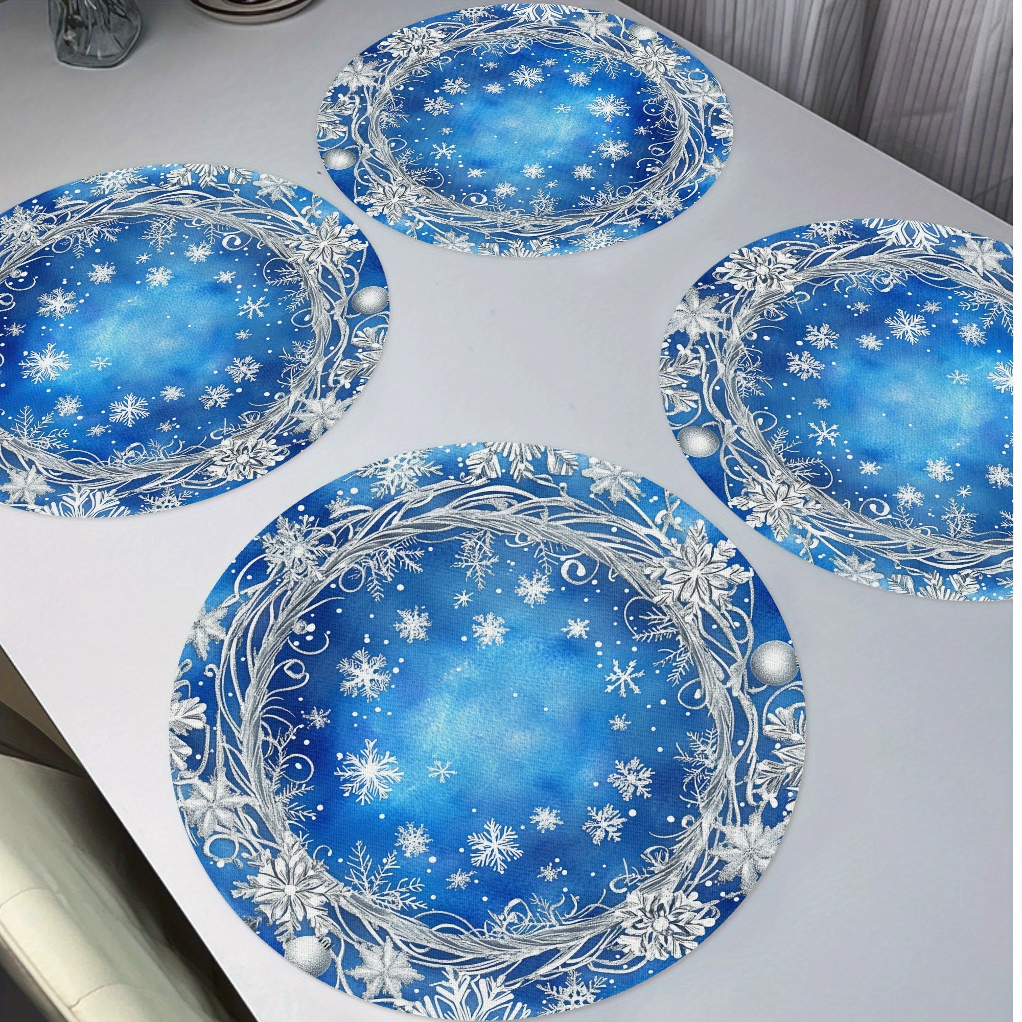 

4-pack Christmas Wreath Placemats - Round Polyester Table Mats, Hand Wash Only, Non-slip Knit Fabric, Banquet Party Dining Decor, 15