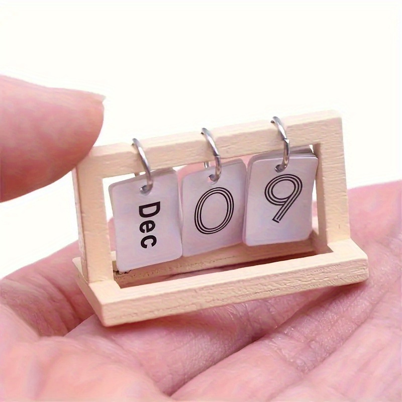 

1/12 Scale Miniature Desk Calendar Ornament - Diy Miniature Living Room Scene Decoration - Perfect Gift