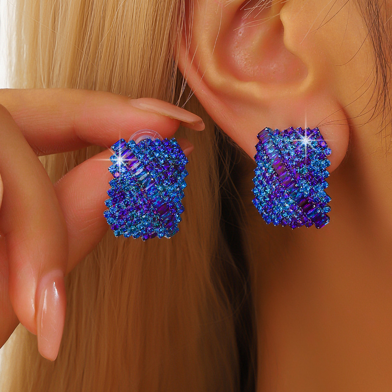 

1 Pair Of Fashion Temperament Design Color Earrings For Women Earrings