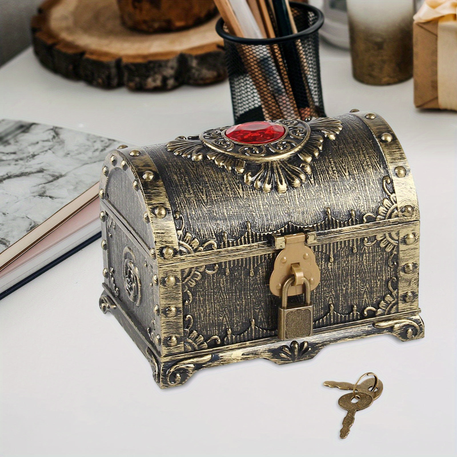 

Coffre au Pirate Vintage avec Serrure et Clé - Boîte de Rangement en Bronze Antique pour Bijoux, Clés, Lettres | Idéal pour la Décoration de & Cadeaux, Style Rétro, Rangement Sous le Lit