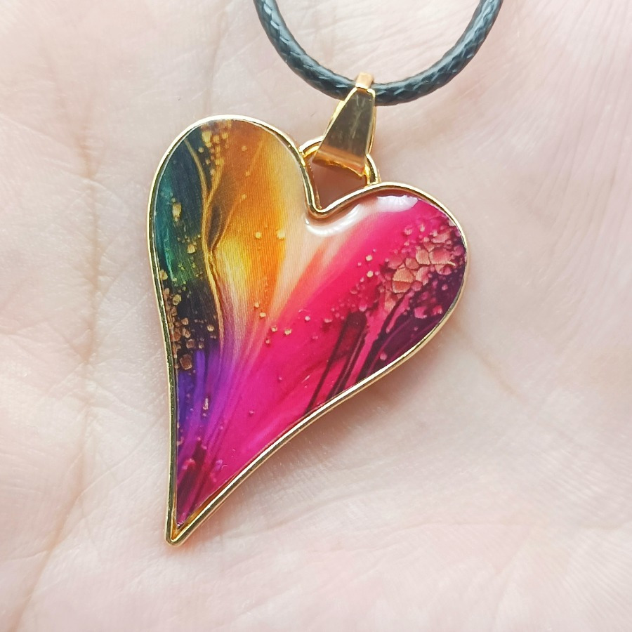 TEMU A Stylish And Vibrant Heart-shaped Pendant Necklace - An Ideal Gift For Anniversaries For Your Dear Ones. This Unisex Jewelry Is Perfect For And