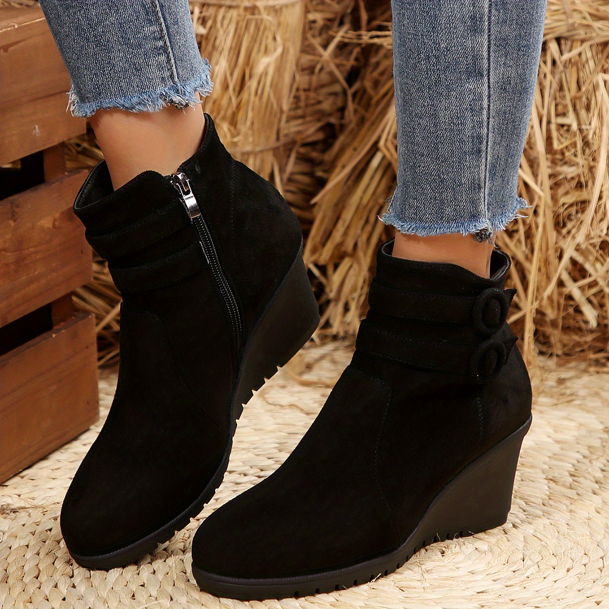 

Bottines Chic à Talon Compensé Noir pour Femmes - Confortables avec Fermeture Éclair Latérale, Design Polyvalent à Bout , Parfaites pour Toutes les