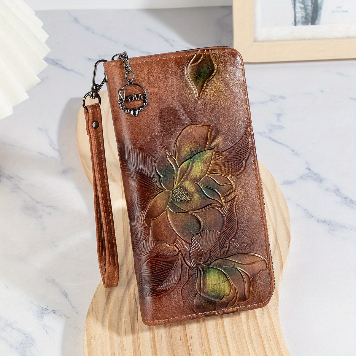 

Cuir Floral Pochette Portefeuille avec Dragonne, Fermeture Éclair, Compartiment Multi-Cartes et Poche Téléphone - Élégant Portefeuille Long