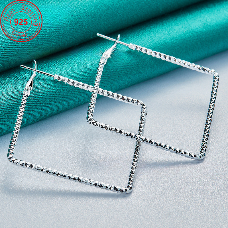 

A Pair Of S925 Sterling Silver Geometric Earrings - Low Allergenicity - Retro And Stylish - Suitable For And Parties - A Trendy And Gift For Women