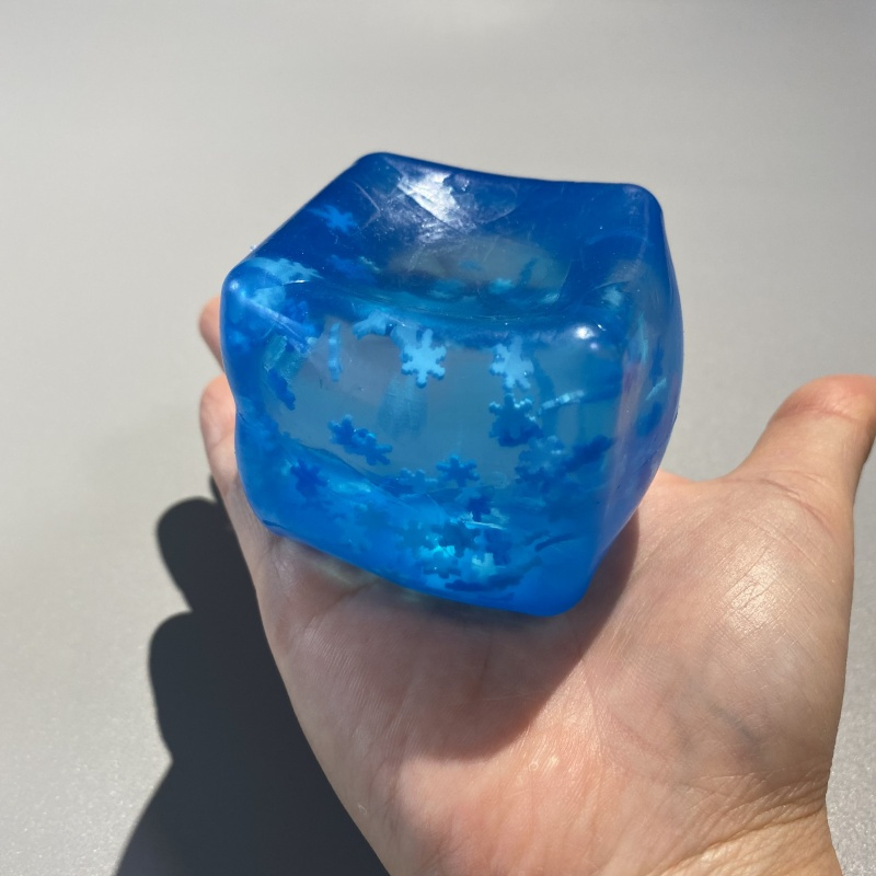 

1pc Blue Thermoplastic Polyurethane Cube, Shaped Squeeze Toy, Ball, For Kids And Adults, Christmas Birthday Party Accessory