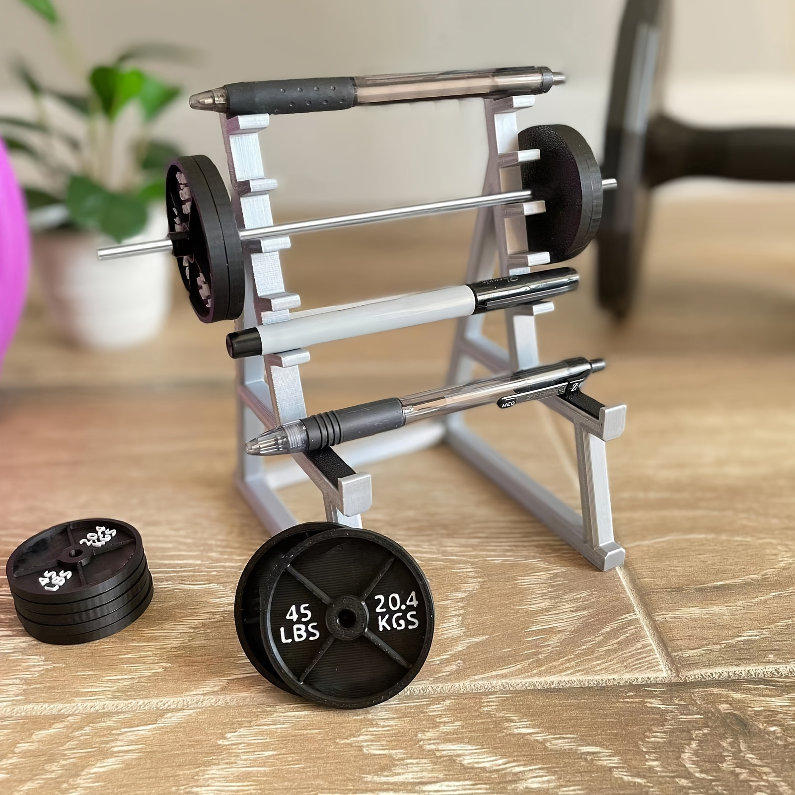 

1pc Fitness-themed Desk Organizer - Barbell & Squat Stand Pen Holder, Lightweight, Iron Material, For Home Office Display Decor Gift, Ideal For Gym Enthusiasts And Weightlifters