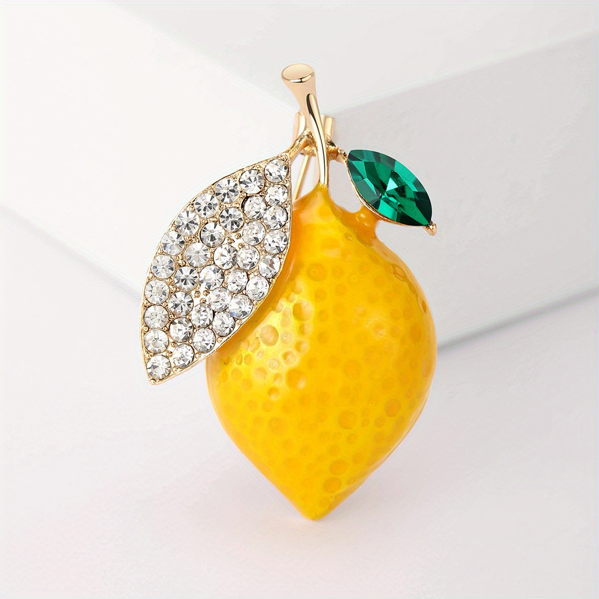 Elegant Enamel Lemon Rhinestone Brooch, Vintage Fruit Shaped Badge, Fashionable , Unisex Clothing Accessories, Gift