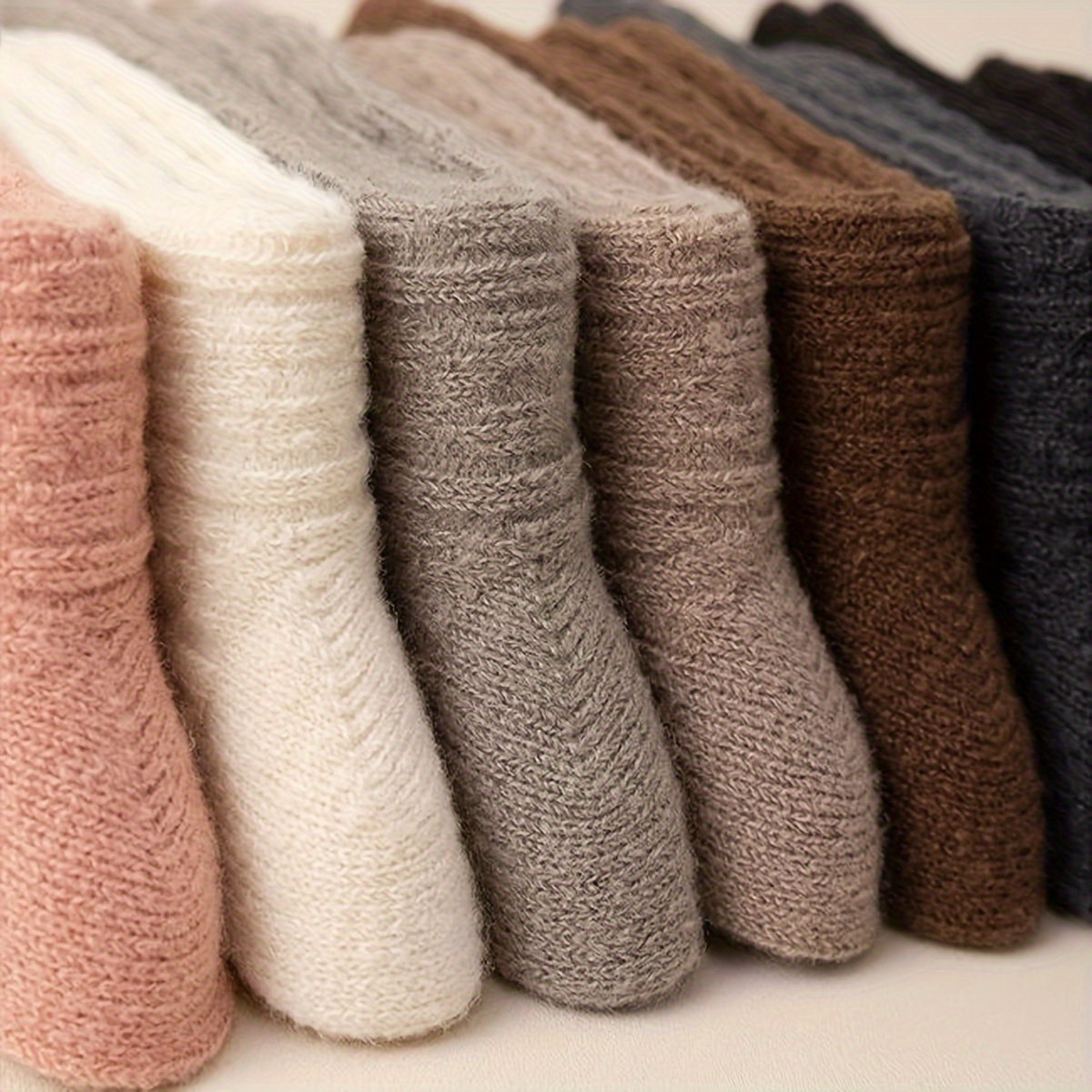 

7 Pairs Of Autumn And Winter Women's Comfortable Fleece Lined Padded Warm Keeping Socks