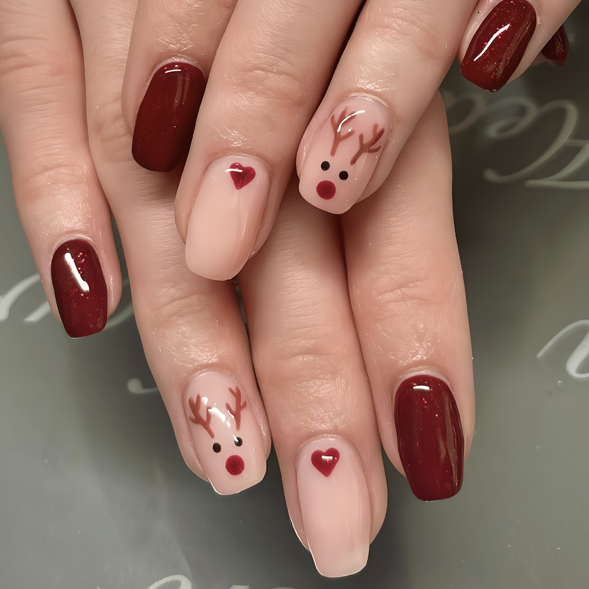 

24pcs Christmas Short Square Shape Press On Nails Kit , & Christmas Reindeer Perfectly Fake Nails Kitfull Cover False Nails,includes 1sheet Adhesive Tabs & 1pc Mini File,for Daily Dating