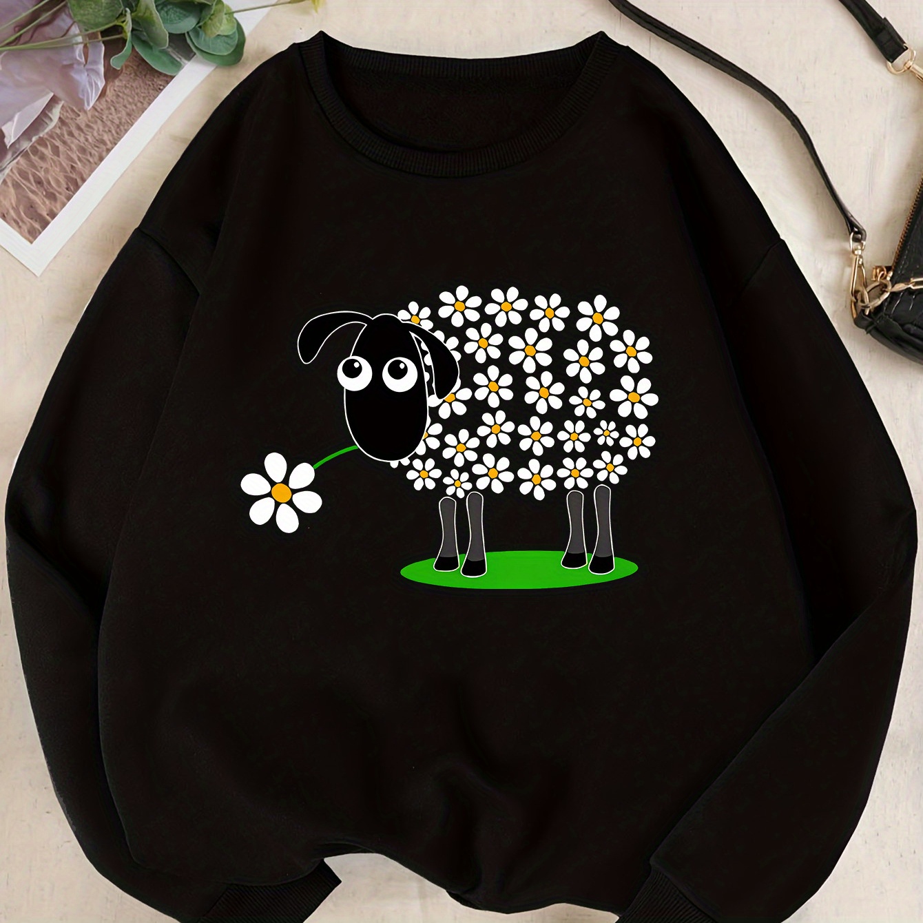 

Elegant Cartoon Sheep & Floral Print Women's Sweatshirt - Cozy Fleece-lined Long Sleeve Pullover, Round Neck, Machine Washable