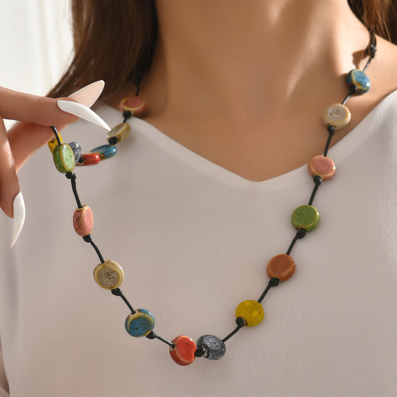 

Collier de perles en céramique de style bohème pour femmes - Accessoire de mode ethnique polyvalent, métal, fait à , idéal pour les festivals de musique et les vacances - 1 pièce